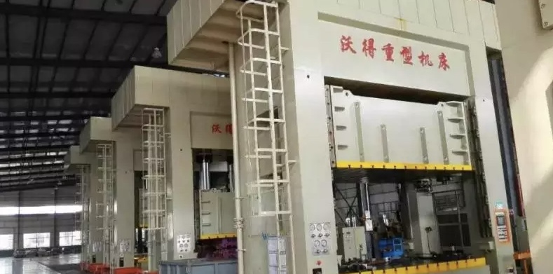 Imprensa hidr&aacute;ulica para autope&ccedil;as