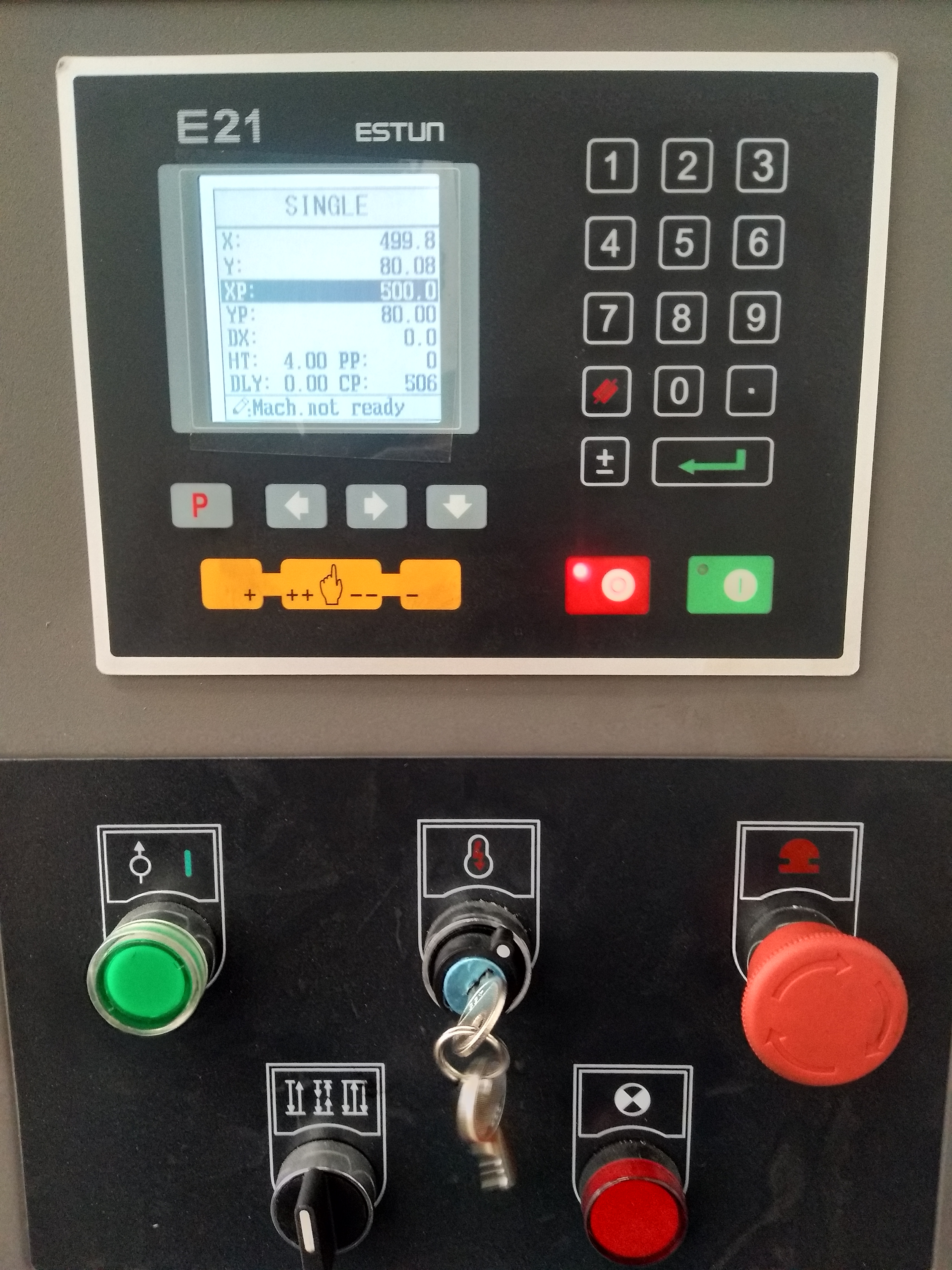 Pressione o sistema NC de freio