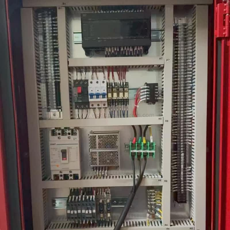 Máquina de imprensa excêntrica de quadro C 200ton para estampagem de peças de metal